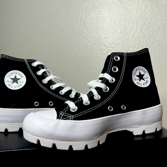 Converse originals! - Picture 2 of 2